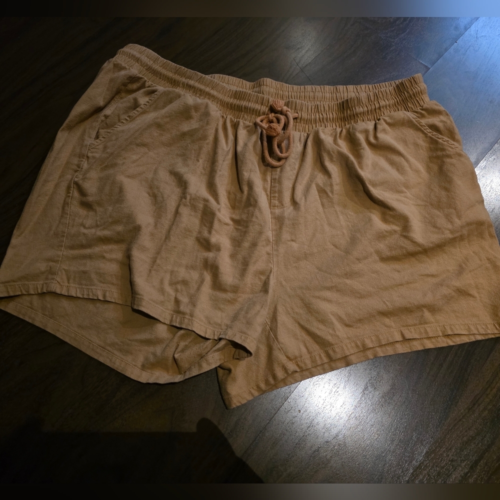 Torrid 3x Tan Yellow Shorts